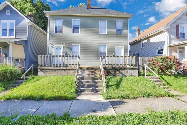 Foto del edificio - 347-349 1/2 E Welch Ave