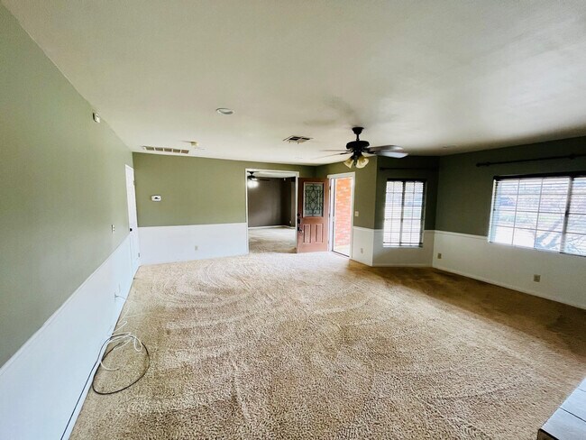 Building Photo - 2821 W Ave O 12