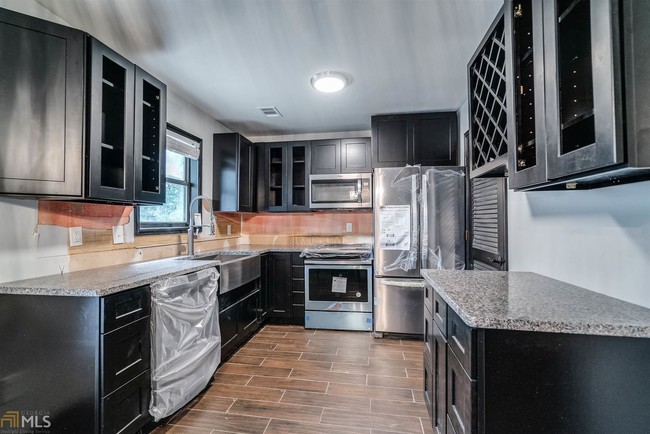 Building Photo - 948 Silverwood Dr