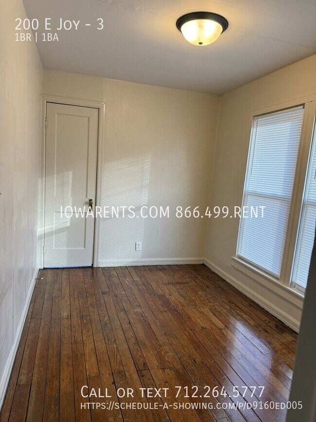 Foto del edificio - 200 E Joy-3