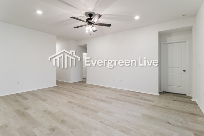 Building Photo - 171 Meadow Dr