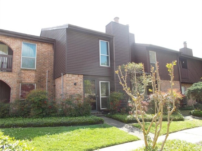 Building Photo - 5923 Arncliffe Dr