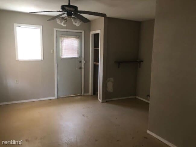 Building Photo - 2 br, 1 bath House - 135 Kashmuir Ave.