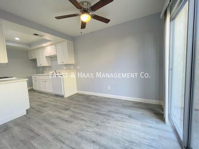 Foto del edificio - Now Leasing, Beautiful 2 Bed 1 Bath Condo ...