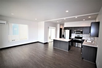 Building Photo - 1025 Greenfield Dr