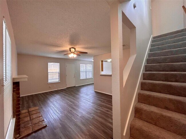 Foto del edificio - 9300 Kempler Dr