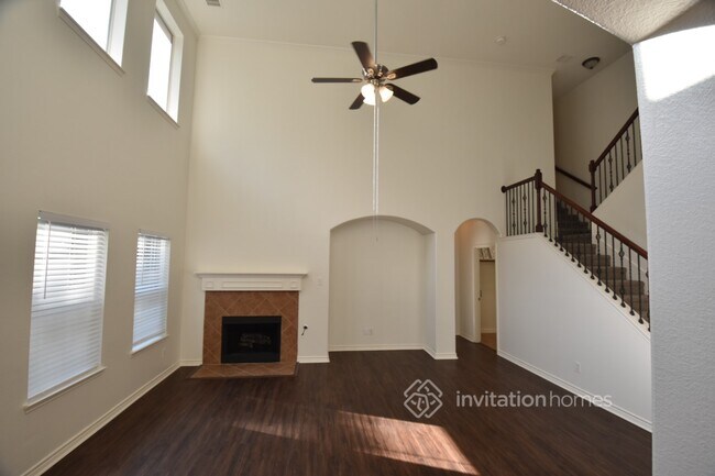 Foto del edificio - 15676 Sweetpine Ln