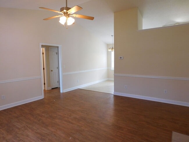 Building Photo - 113 Fairmount Way