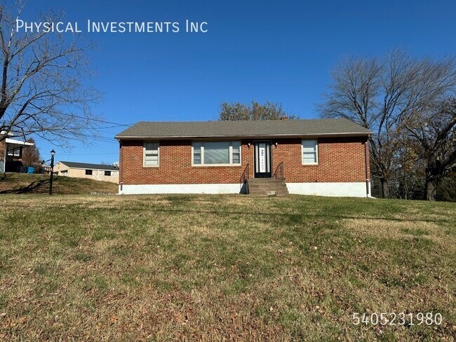 Building Photo - Classic American Brick Ranch