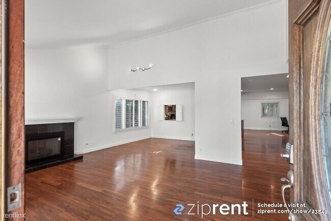 Building Photo - 4 br, 2 bath House - 4948 Avenida De Los A...