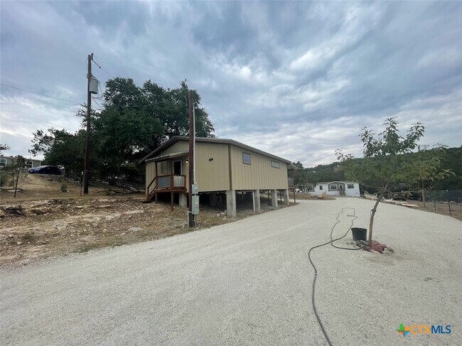 Building Photo - 789 Regina Dr