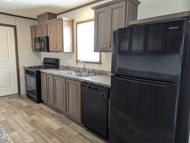 Foto del edificio - 46000 Geddes Rd