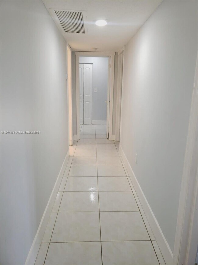 Building Photo - 6861 SW 147th Ave