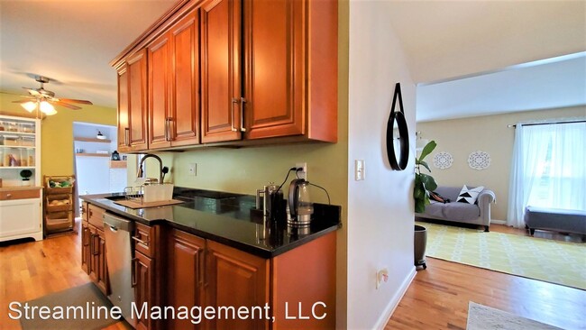 Foto del edificio - 4 br, 3.5 bath House - 4501 Bel Pre Road