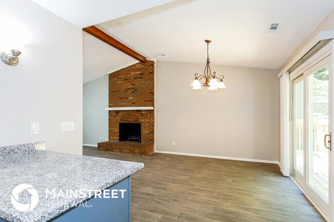 Foto del edificio - 6061 Acadian Woods Dr