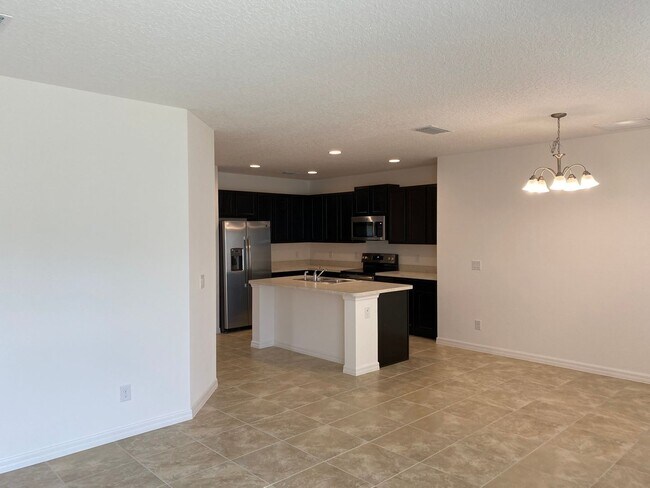Foto del edificio - Newer Home, 3 Bedroom 2 Bath,  2 Car Garage with Electric Opener, for Rent at 9168 Early Loop, Gr...
