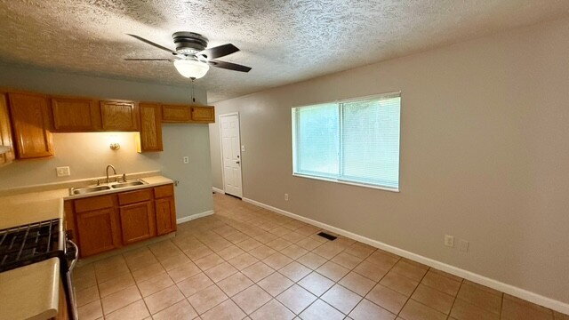 Foto del edificio - EAST SIDE 3 BEDROOM RANCH AVAILABLE NOW!