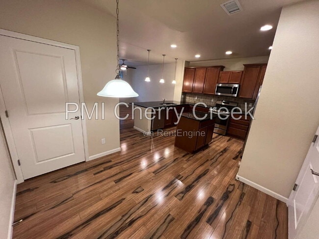 Building Photo - 8159 S Akron Ct
