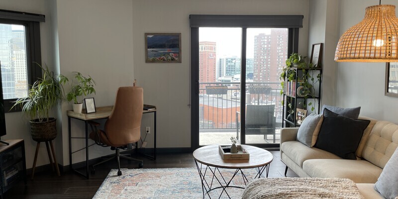 Foto principal - 1225 LaSalle Ave #1901