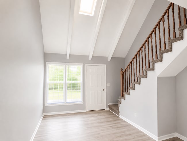 Building Photo - 1400-1528 LaChateau Drive