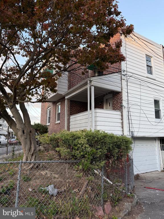 Foto del edificio - 7250 Radbourne Rd