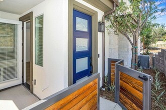Building Photo - 10881 McCan Ct