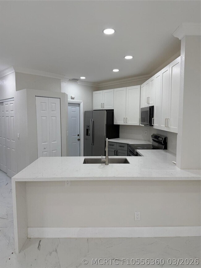 Building Photo - 5473 NW 90th Ave