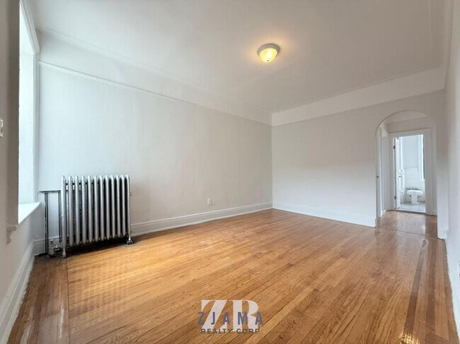 Foto del edificio - 2 bedroom in BROOKLYN NY 11226