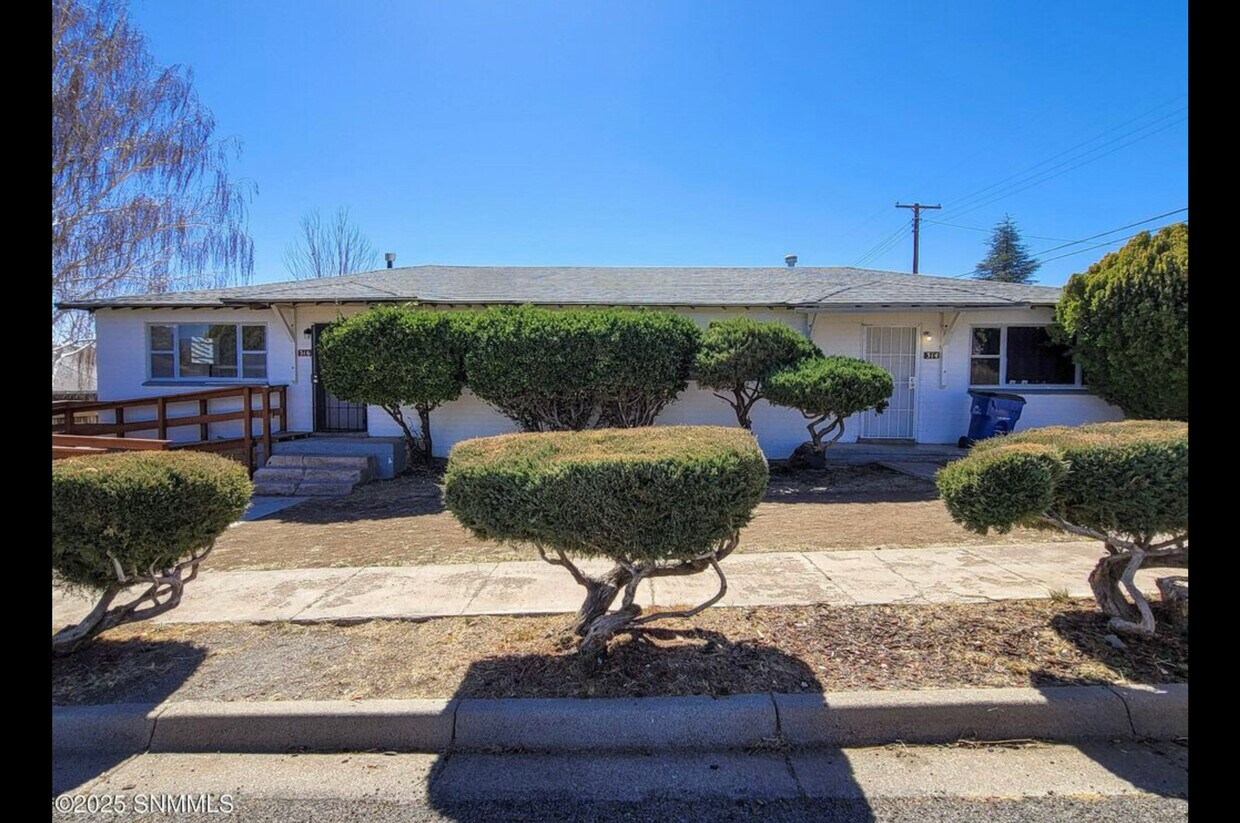 Primary Photo - 22nd Street Duplex
