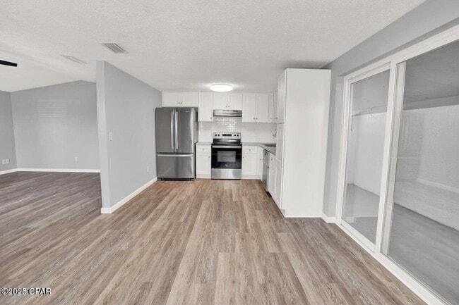 Building Photo - 6325 Pridgen St