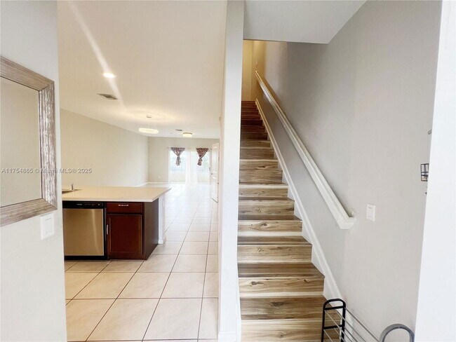 Foto del edificio - Northwest 29th Court, Miami Gardens, FL 33...