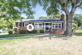 Building Photo - 331 Skyview Dr