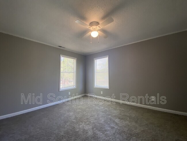 Foto del edificio - 4695 11th Rd