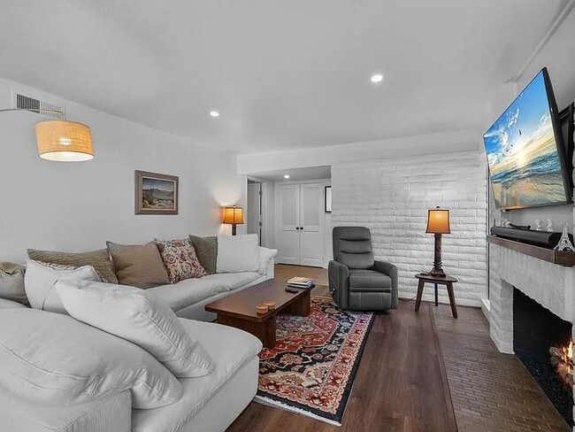 Foto del edificio - 4517 Collwood Ln