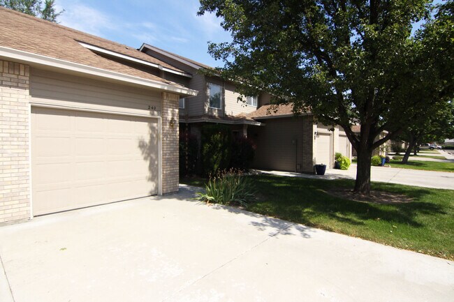Foto del edificio - Beautiful Contemporary Townhome In SE Boise