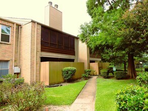 Building Photo - 10555 Turtlewood Ct