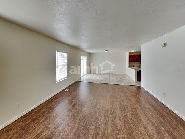 Building Photo - 1220 Lewis Peak Dr