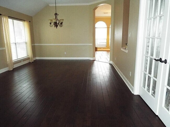 Building Photo - 9 Alba Rd