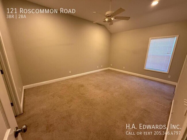 Foto del edificio - 121 Roscommon Rd