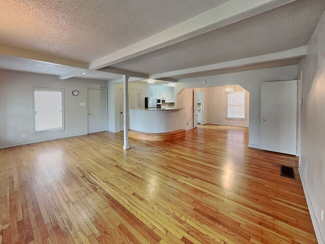 Photo - 4124 Lovell Avenue Apartment