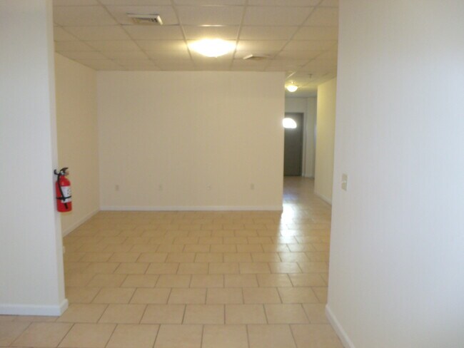 Foto del edificio - 146 Midland Ave