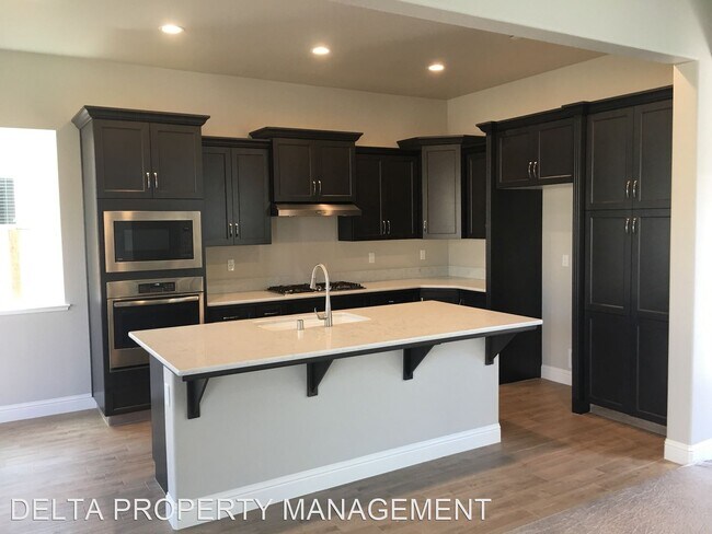 Foto del edificio - 3 br, 2 bath House - 4237 Sierra Madre Ave