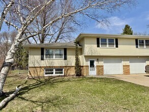 Building Photo - 1710 Gateway Dr