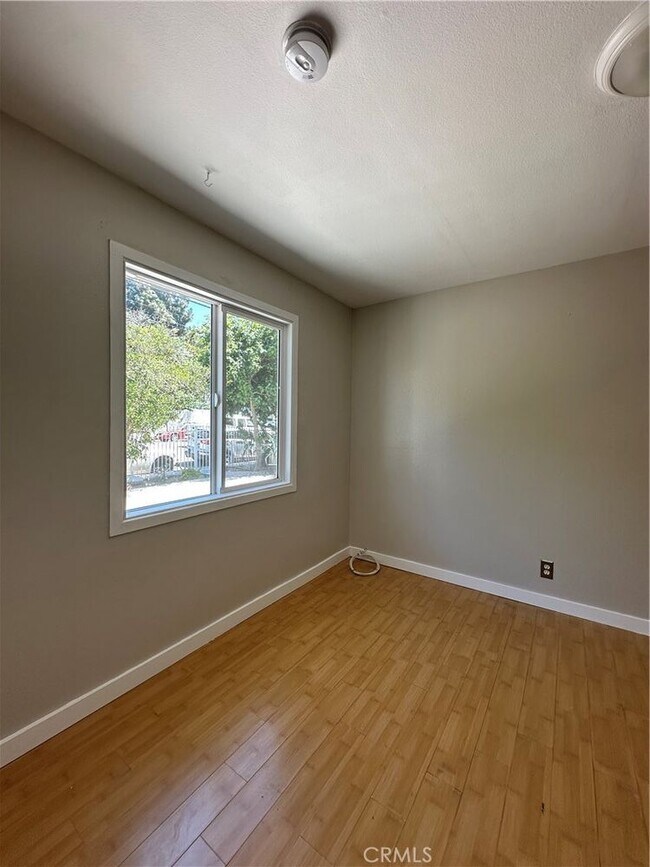 Building Photo - 4465 Turquoise St