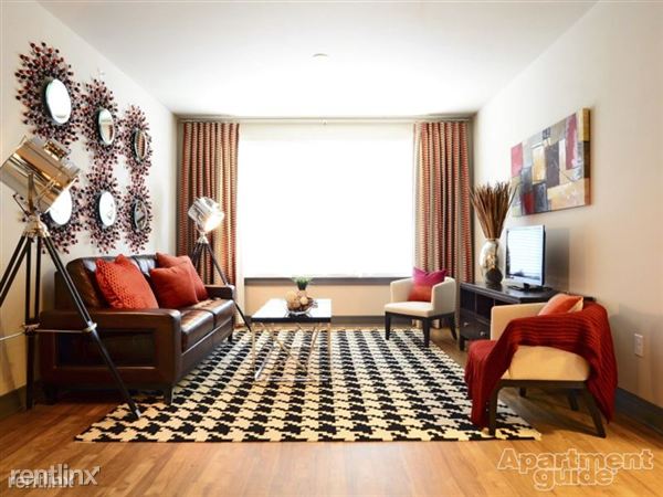 Building Photo - 7425 La Vista Dr