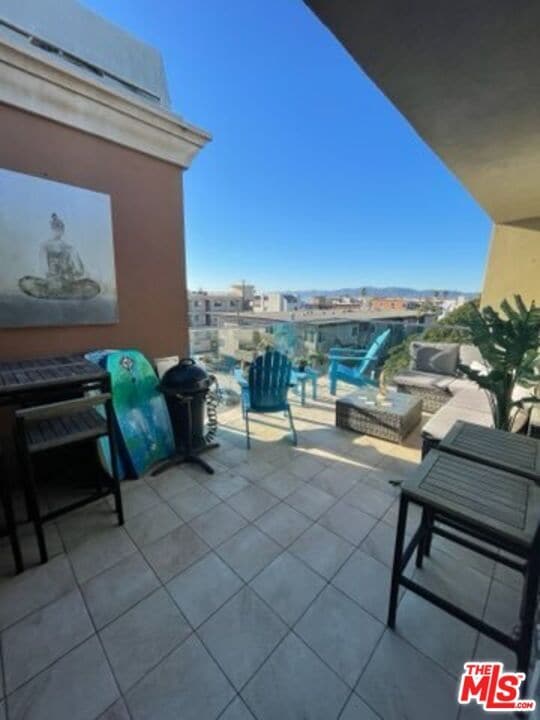 Foto del edificio - 6400 Pacific Ave