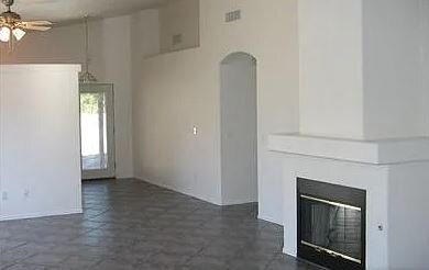 Foto del edificio - 6479 E Nelson Dr