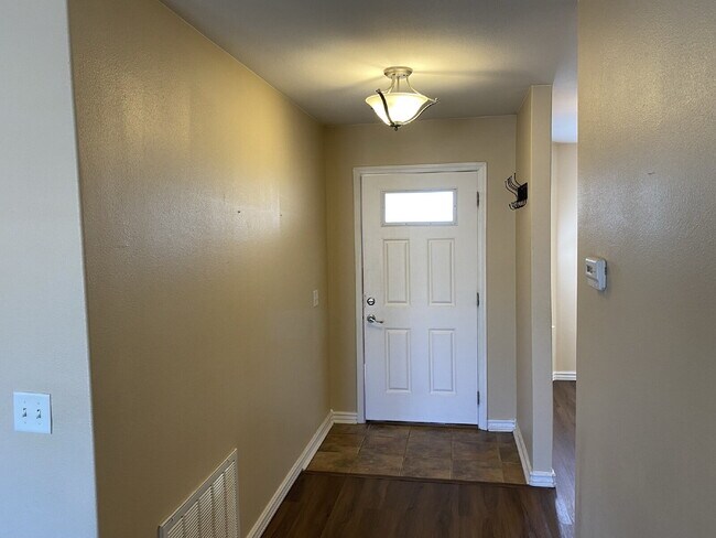 Foto del edificio - 770 Dogwood St