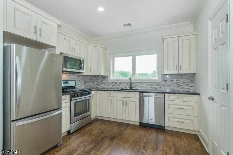 Foto principal - 95 Bloomfield Ave