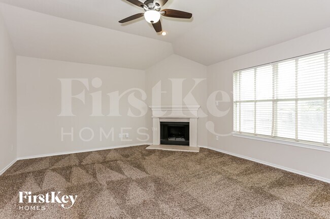 Building Photo - 312 Camp Creek Dr